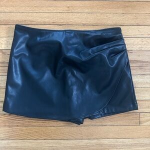 Forever 21 faux leather Black Skort